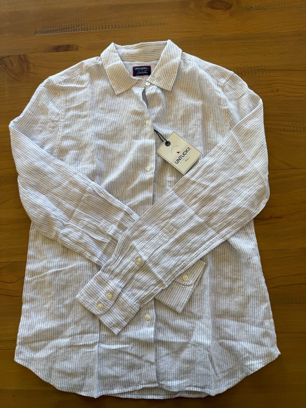 Untuckit Women’s White Navy Pinstripes Button Down Shirt NWT Long Sleeve
